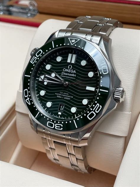 omega seamaster diver grün